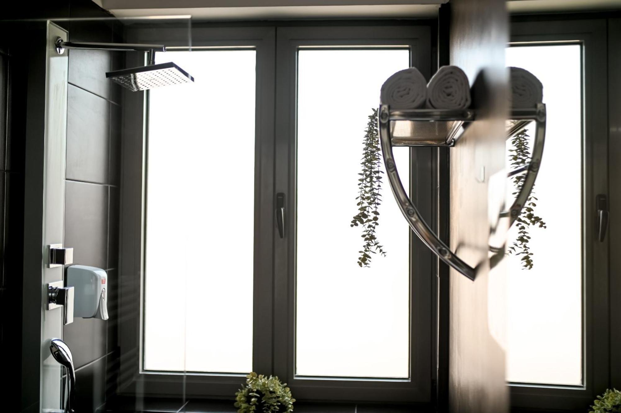 Urban Elegance - Stylish Central Accommodation Bukurešť Pokoj fotografie